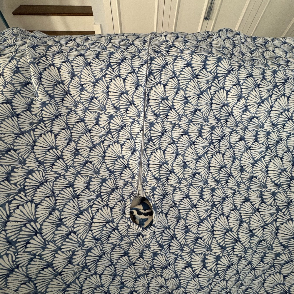Sigrid Olsen Blue and White Shell-Print zippered tablecloth with umbrella hole